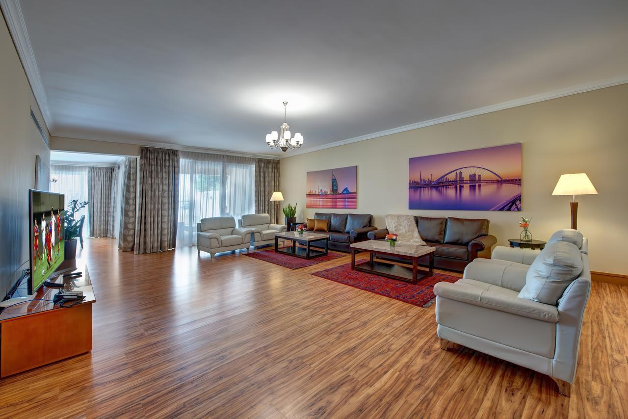 J5 Villas Holiday Homes Barsha Gardens Dubai Exteriör bild