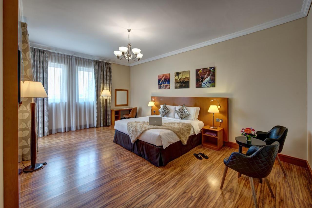 J5 Villas Holiday Homes Barsha Gardens Dubai Exteriör bild